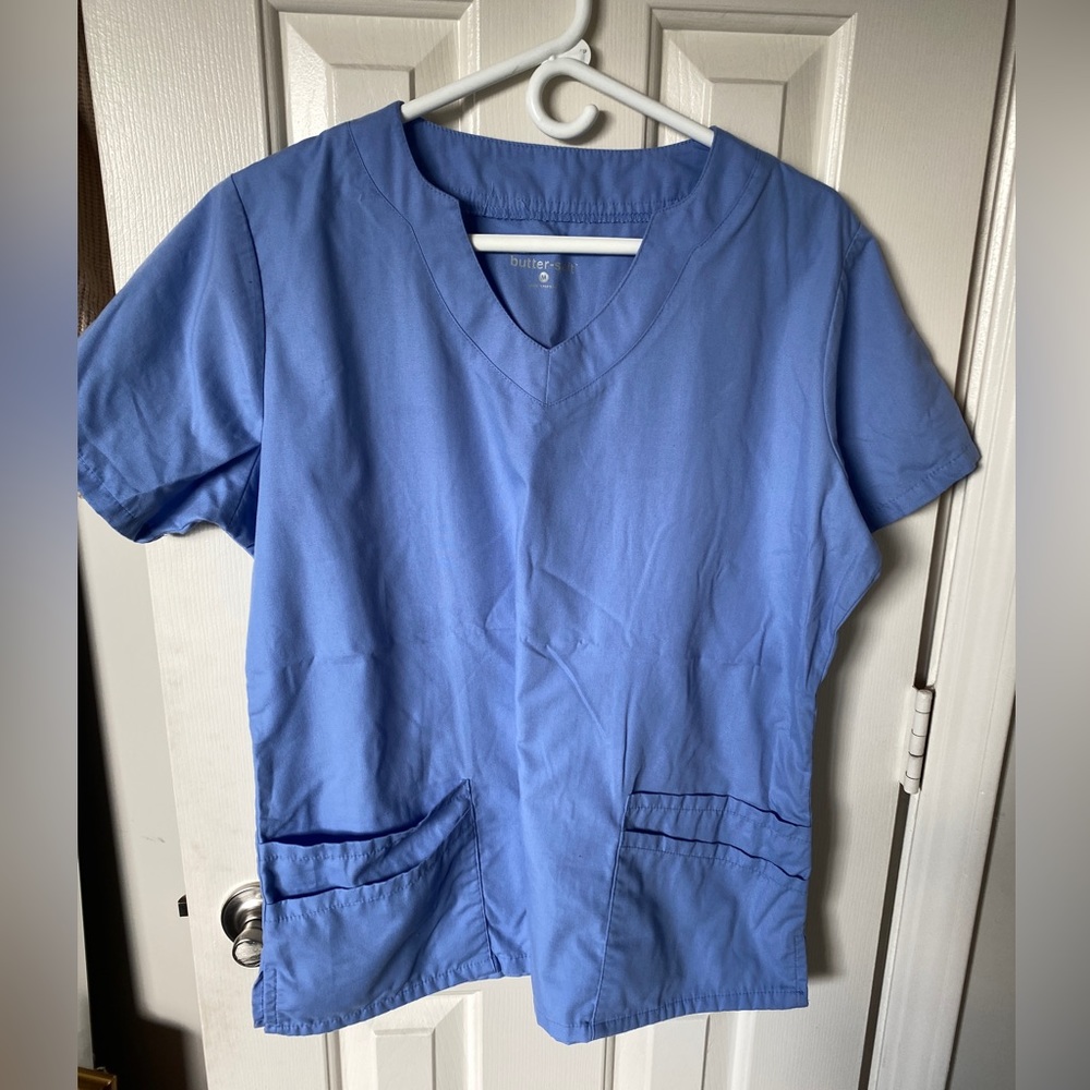 Buttersoft Ceil Blue Women’s Scrub Top Size M